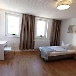 Haus Morgentau Mit Garten In Zentraler Lage