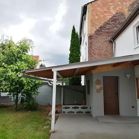 Haus Morgentau Mit Garten In Zentraler Lage Prázdninový dům