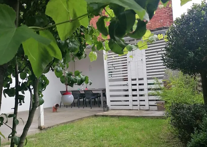 Haus Morgentau Mit Garten In Zentraler Lage